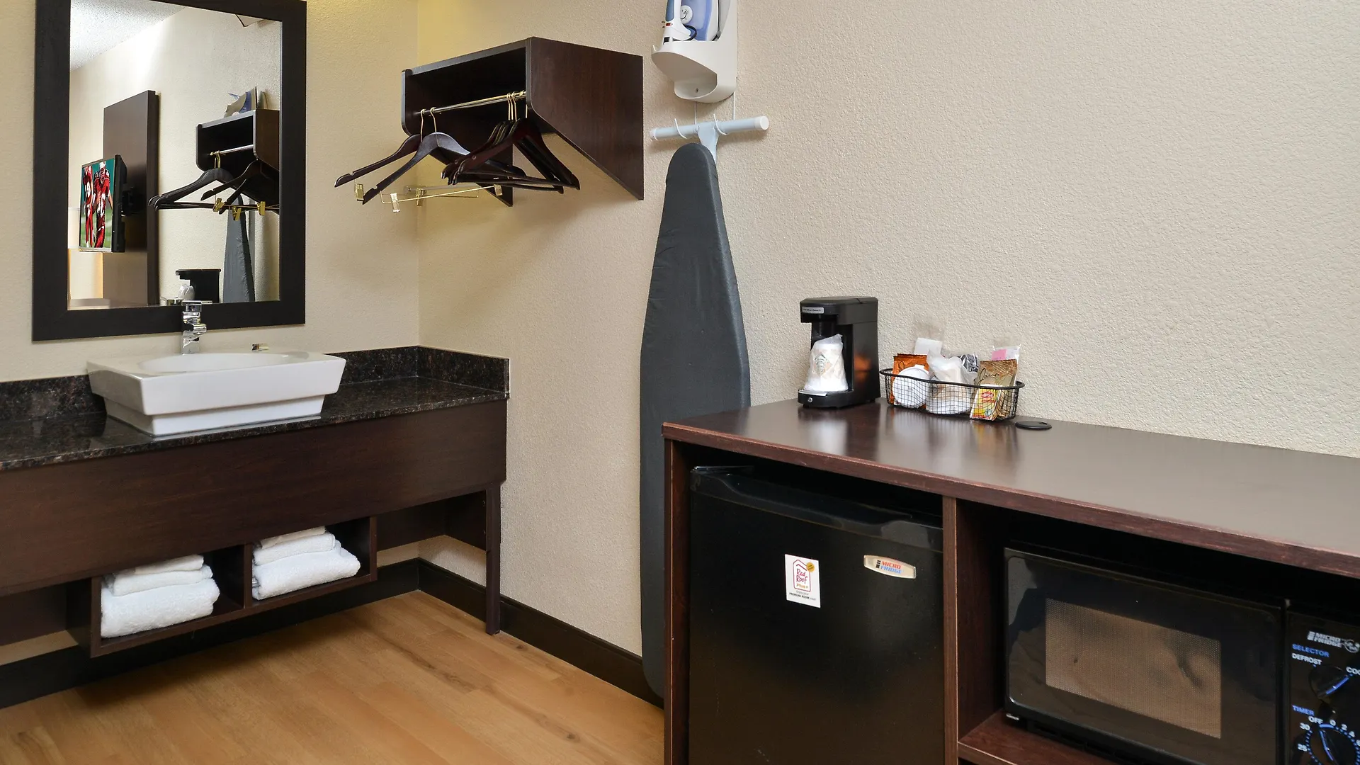 Red Roof Inn Plus+ Secaucus - Meadowlands 3*,