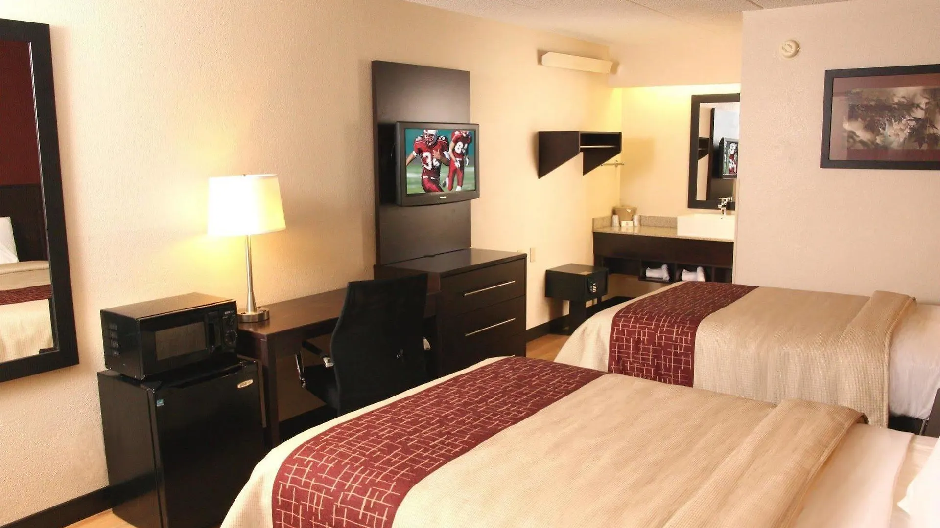 Red Roof Inn Plus+ Secaucus - Meadowlands 3*,