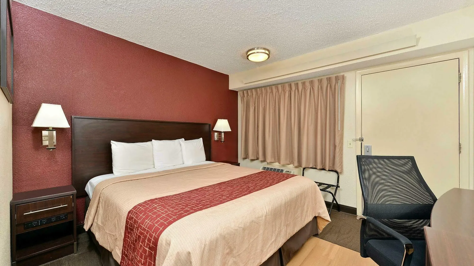 Red Roof Inn Plus+ Secaucus - Meadowlands Hotel
